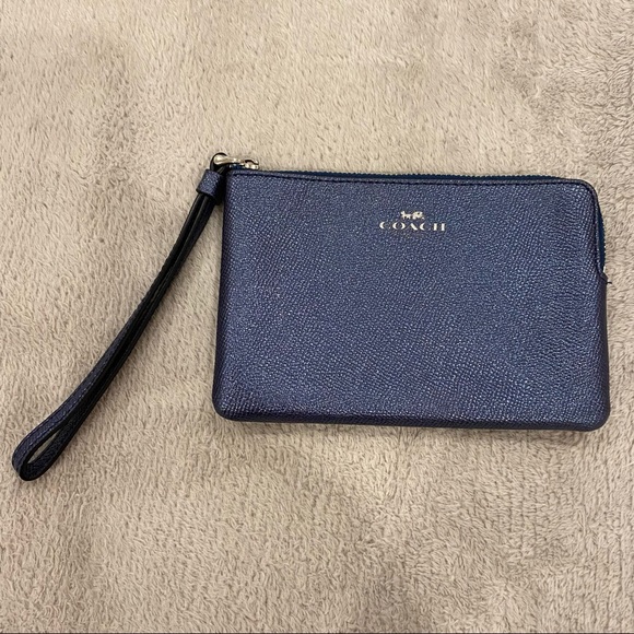Coach Handbags - Coach wrist wallet